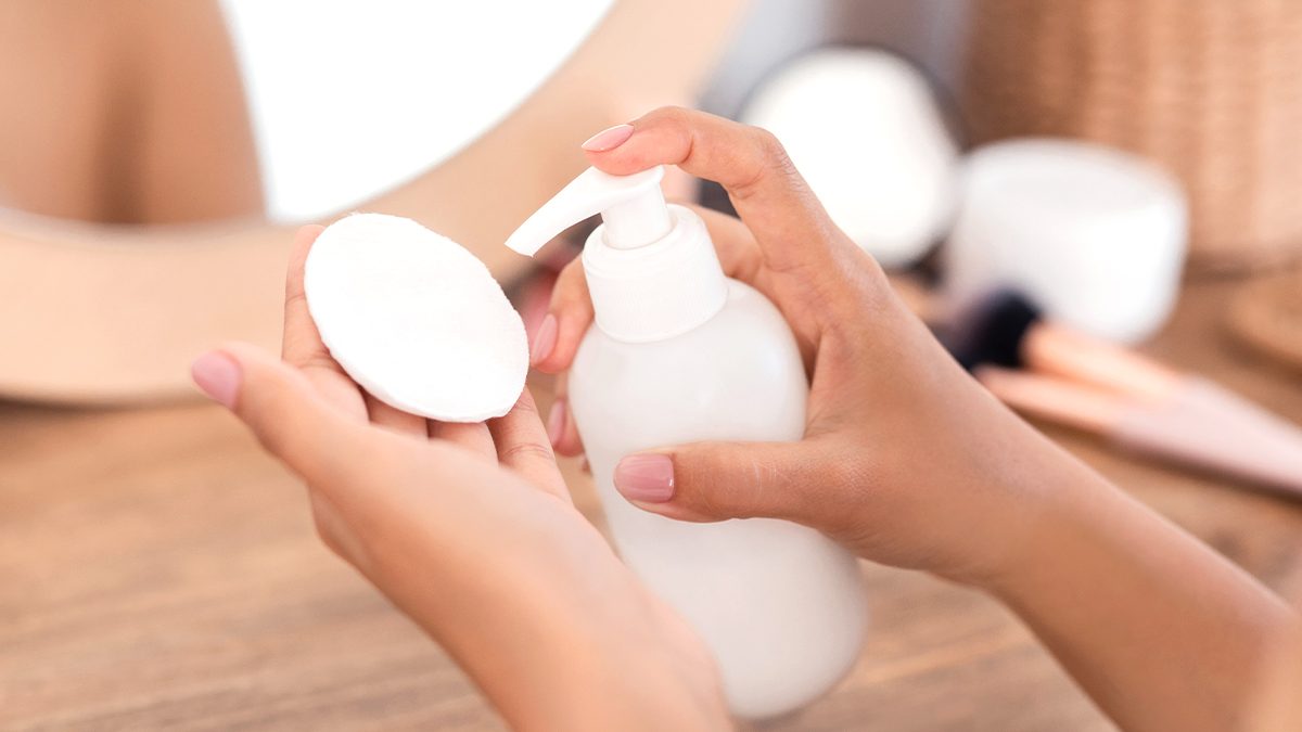 Toallitas, cremas o agua micelar: cuál es el mejor método desmaquillante recomendado