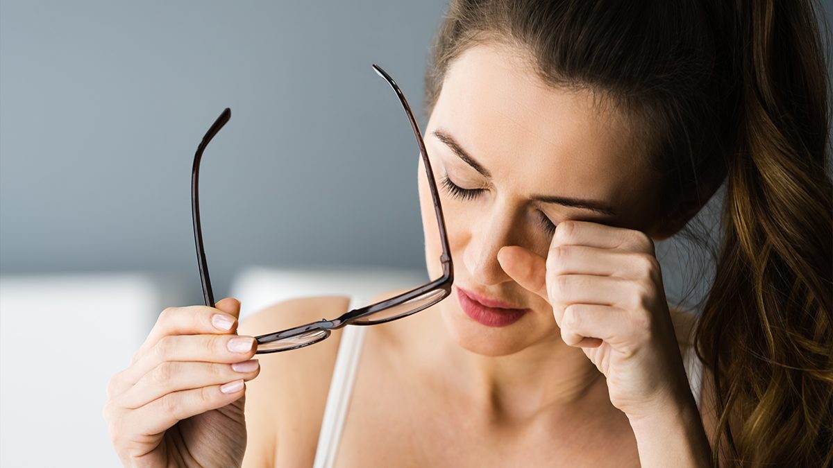 Causas de los quistes de grasa en los ojos y cuáles son los mejores tratamientos