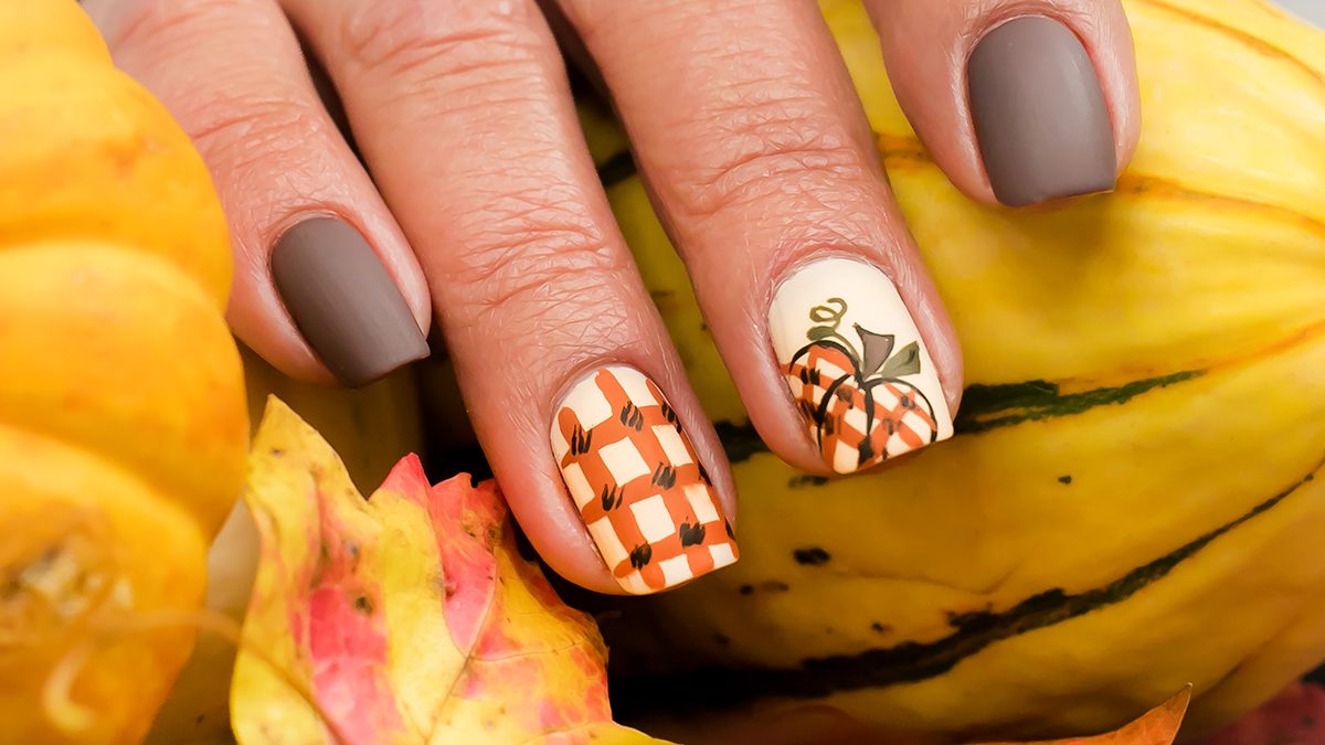 Sorprende a todos este Halloween: ideas y diseños de manicura para la Spooky Season de 2026