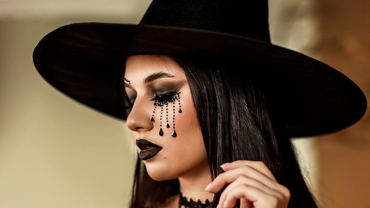 Ideas y pasos para maquillarse de bruja en Halloween 2026
