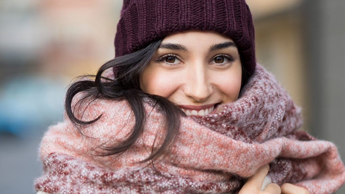 Me lo ha dicho un experto: las mejores rutinas para cuidar y proteger tu cabello este invierno