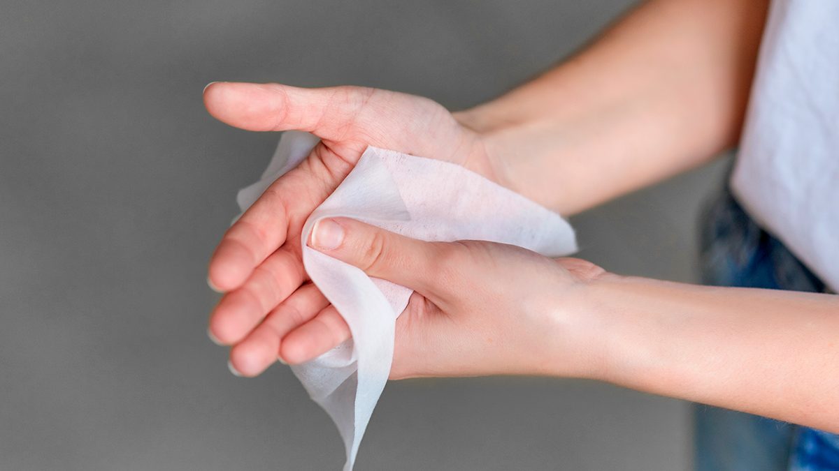 Qué es la hiperhidrosis palmar, por qué aparece y cómo tratarlo