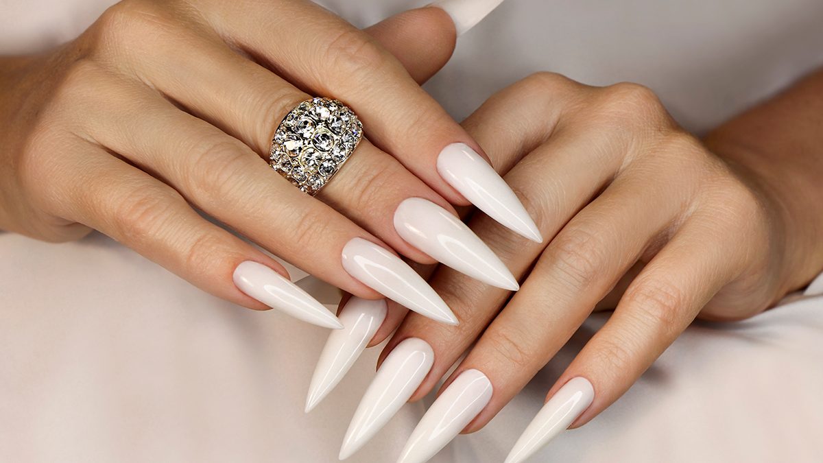 Trucos y consejos para cuidar tus uñas si las llevas largas