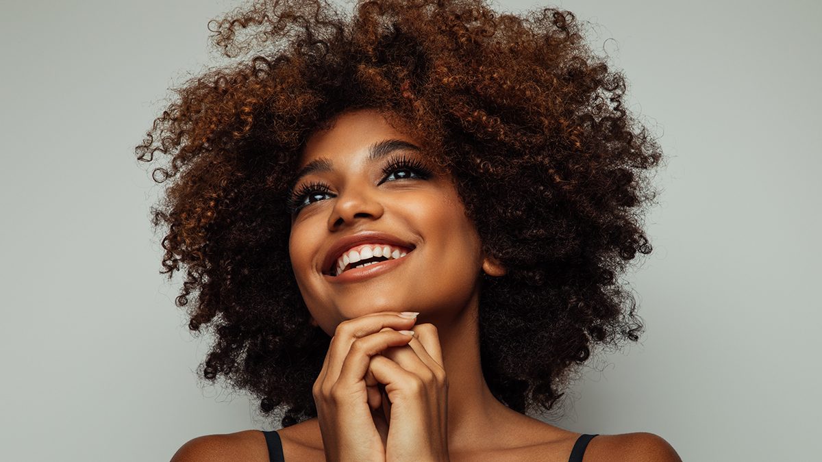 Si sigues el método curly, estos son los 7 mejores cortes de pelo que puedes llevar