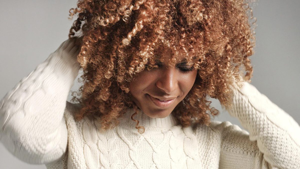Los consejos y productos que necesitas si quieres empezar con el método curly