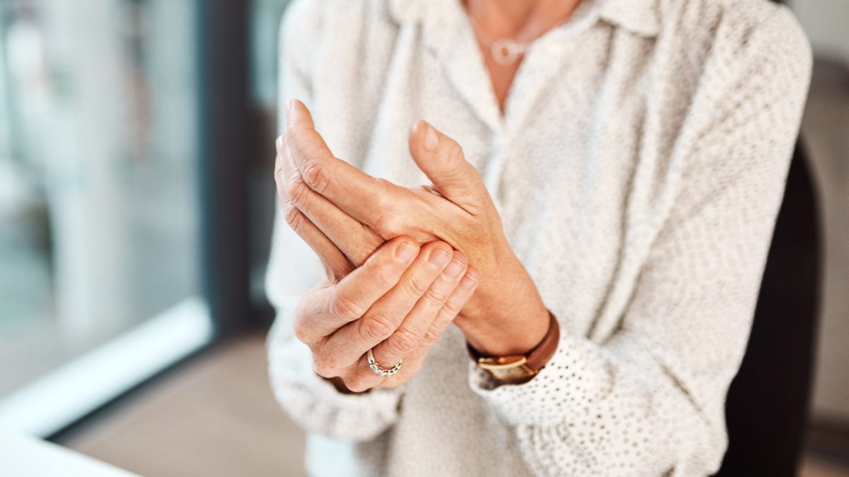 Osteoporosis: qué es y por qué les afecta tanto a las mujeres