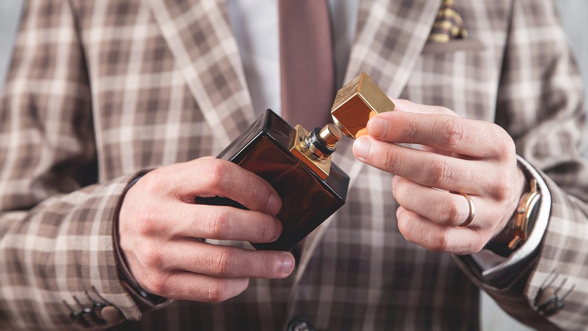 Los 12 mejores perfumes que huelen a invierno para hombres