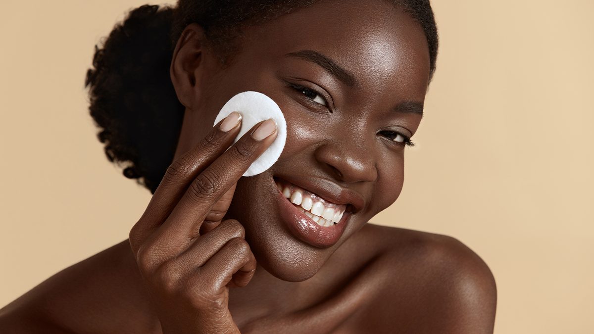 Esta rutina facial es perfecta para las pieles negras: todos los productos que necesitas