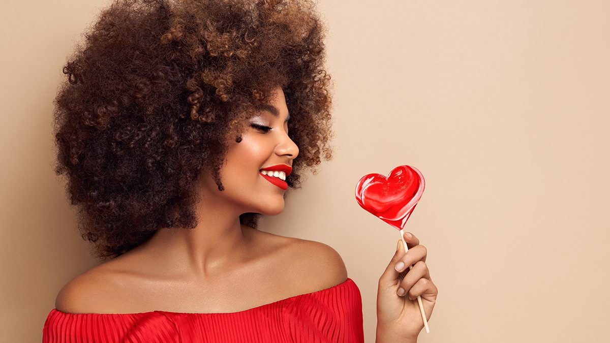 Los colores más bonitos para usar en tu ropa o maquillaje este San Valentín