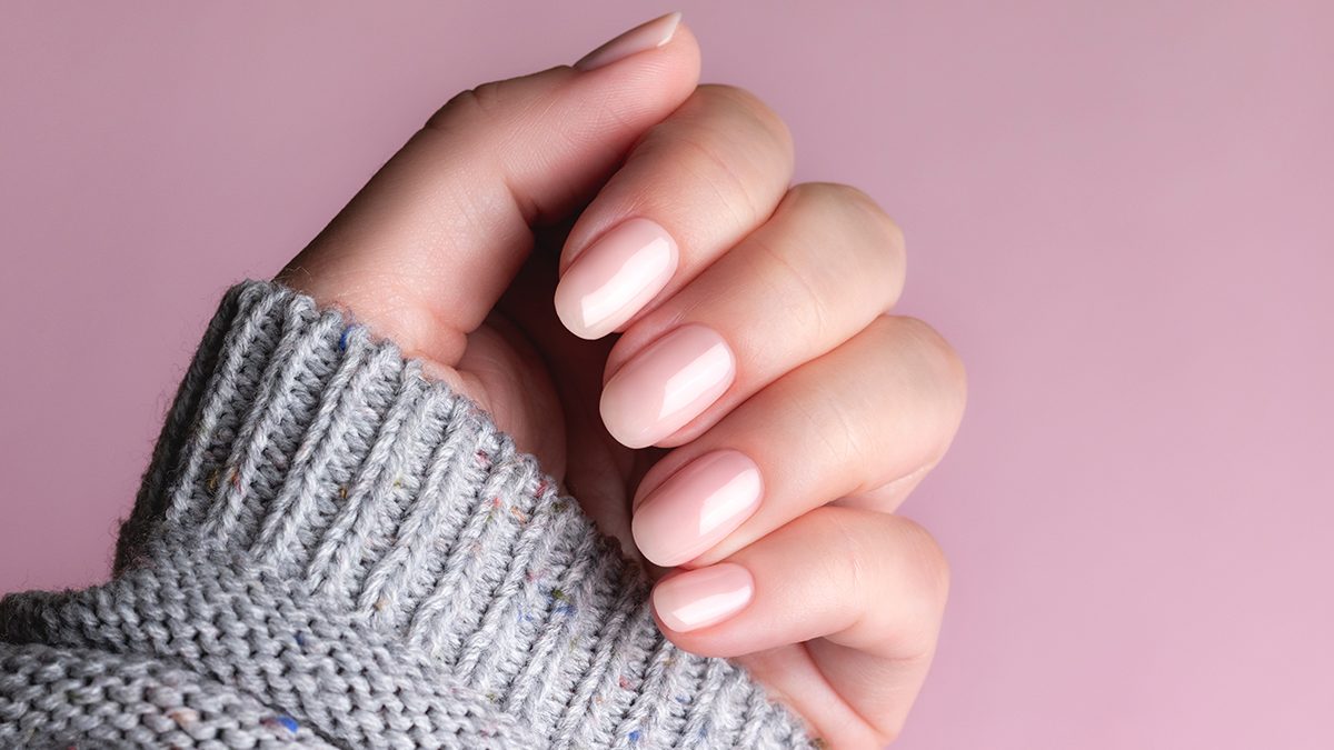 Dime de qué tono tienes tu piel y te diré cuáles son los mejores colores para tu manicura según los expertos