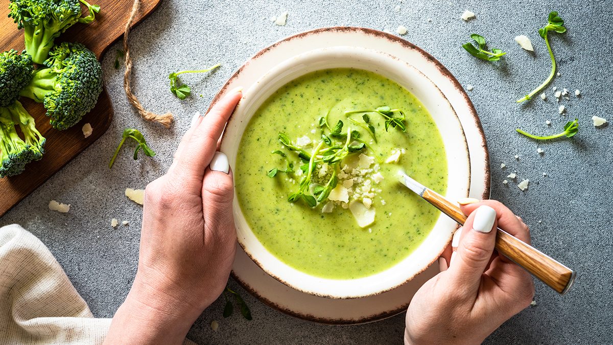 Las 4 mejores recetas de cremas y caldos saludables y perfectos para el frío
