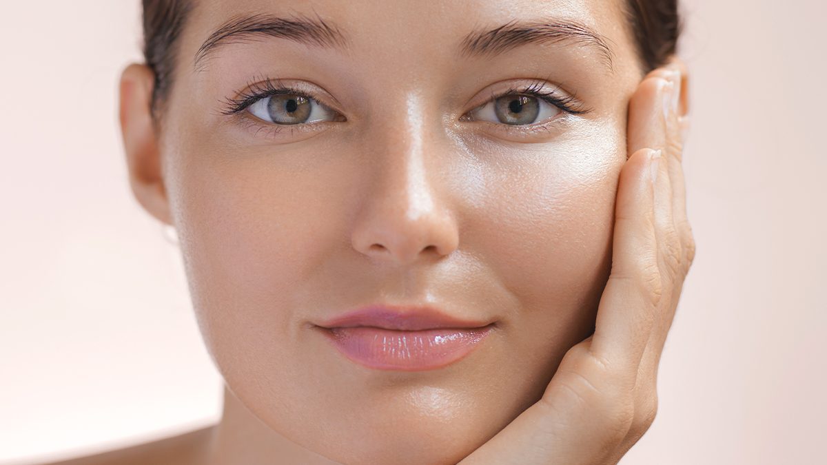 La nueva tendencia de maquillaje es la piel de mantequilla y así puedes conseguirla