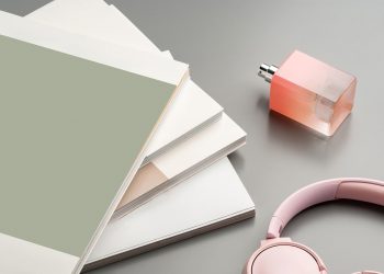 Te contmos cuáles son los mejores perfumes que huelen a libro.